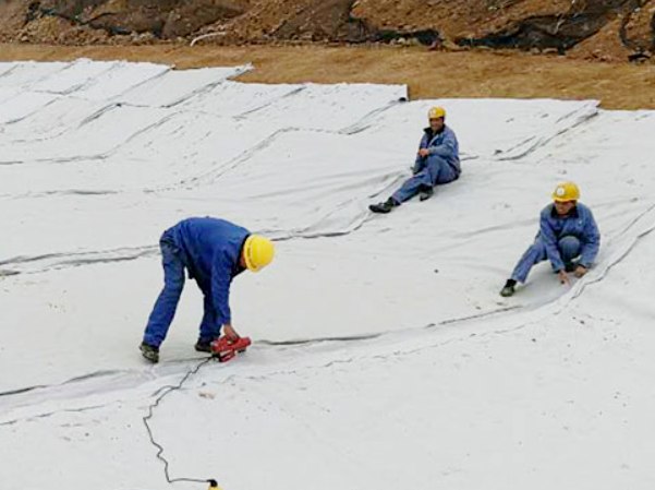 may-han-bat-hdpe-XS3