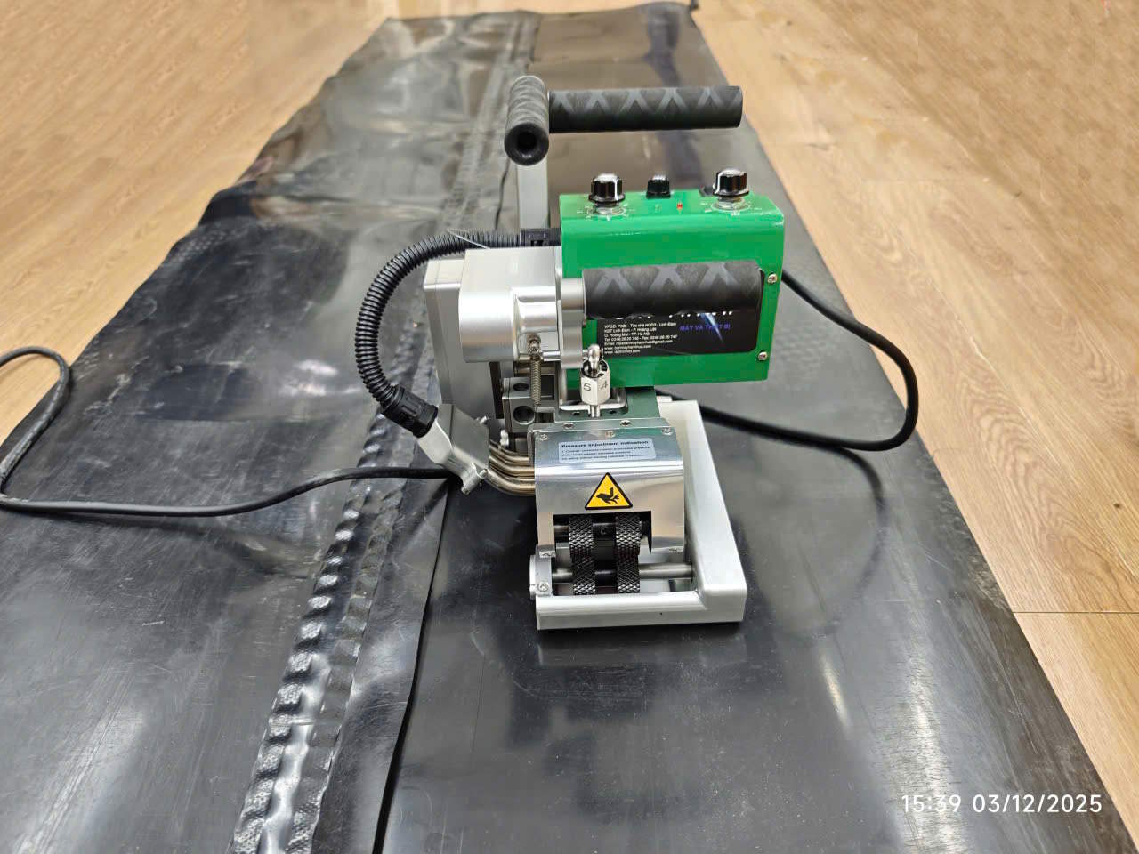 M&aacute;y h&agrave;n bạt nhựa RFT 110.